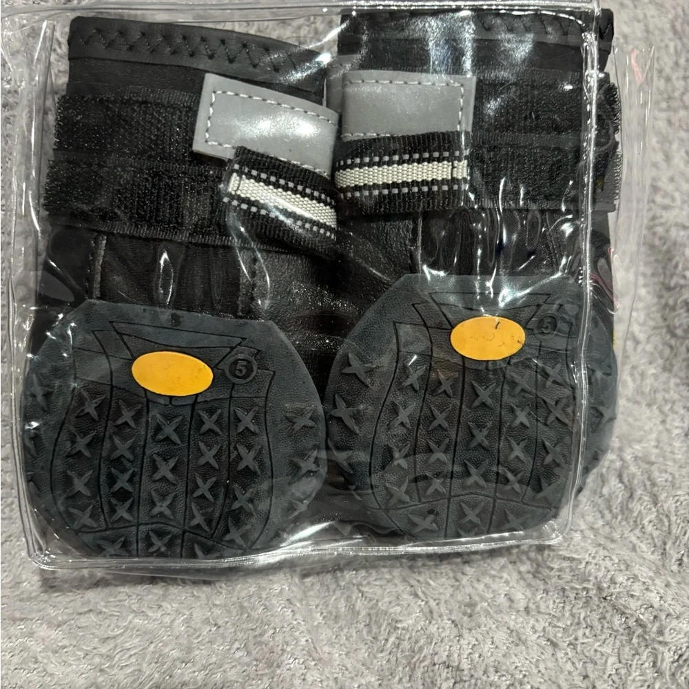 Waterproof Dog Boots with Adjustable Reflective Straps Anti-Slip Sole Black 4PCS